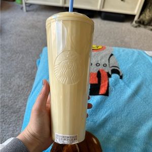 Starbucks Korea Spring 2022 Clamshell